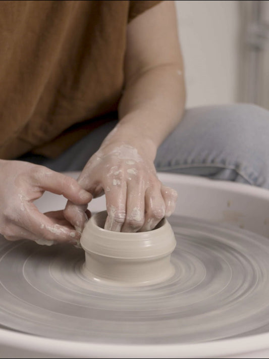Apprendre la céramique en ligne : Les bases du tournage - Goye artiste céramiste