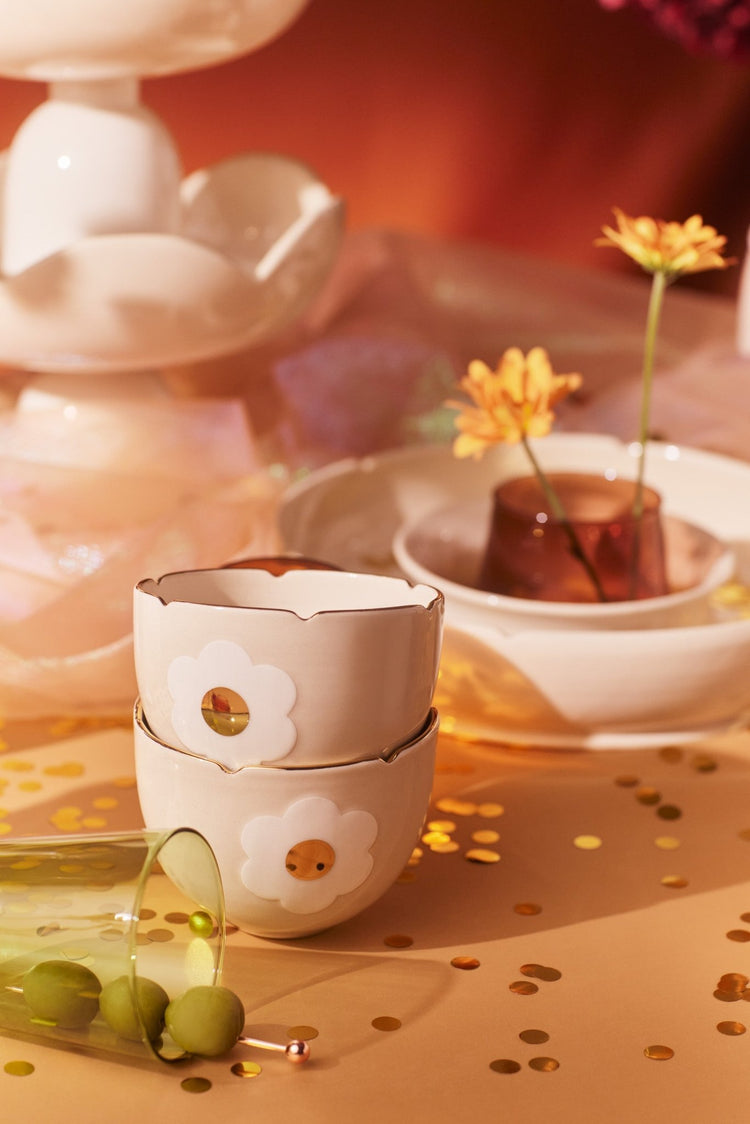 Bol en grès beige avec marguerite blanche - Goye artiste céramiste