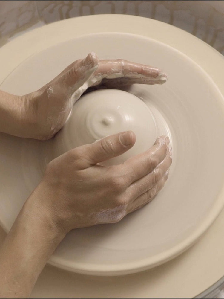 Apprendre la céramique en ligne : Le tournage d’assiette - Goye artiste céramiste