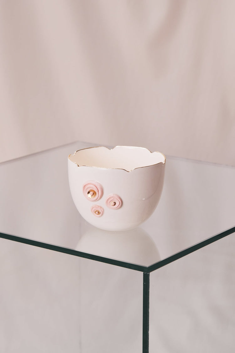 Petit bol tulipe avec boutons roses - Goye artiste céramiste