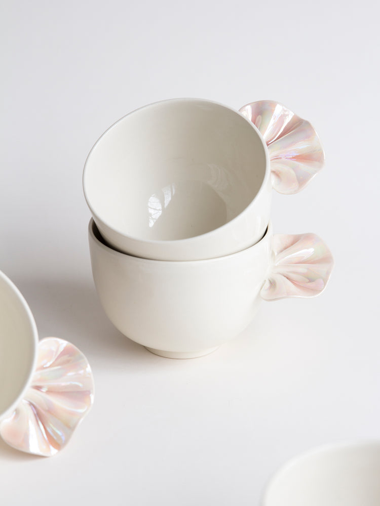 Small iridescent frilly bowl