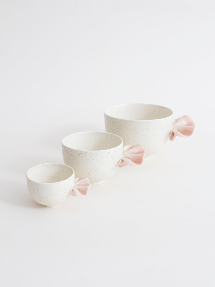 Tea bowl with pink ruffle