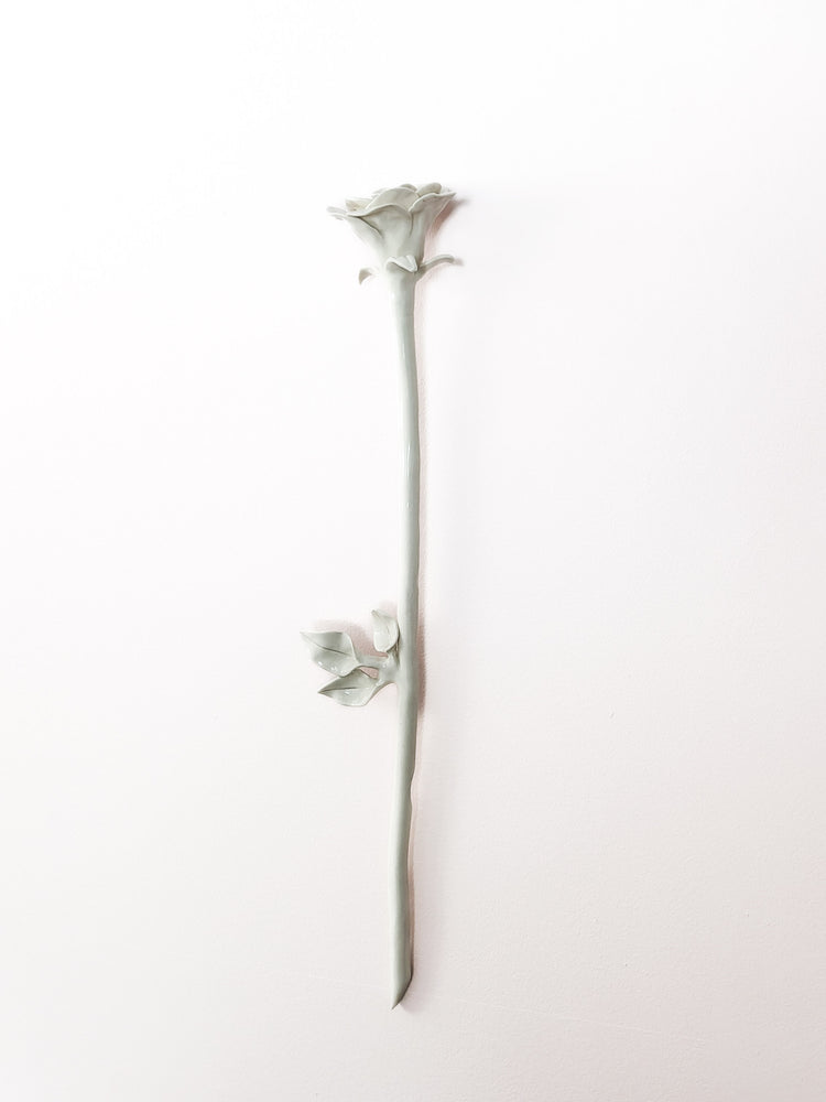 Rose décorative en porcelaine