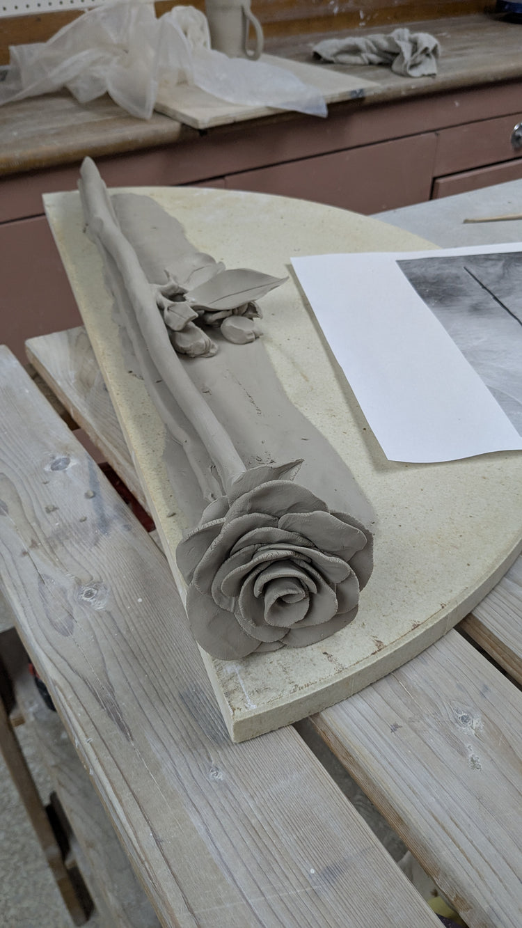 Rose décorative en porcelaine