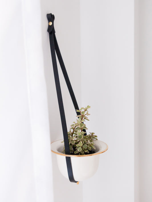 Small hanging planter 